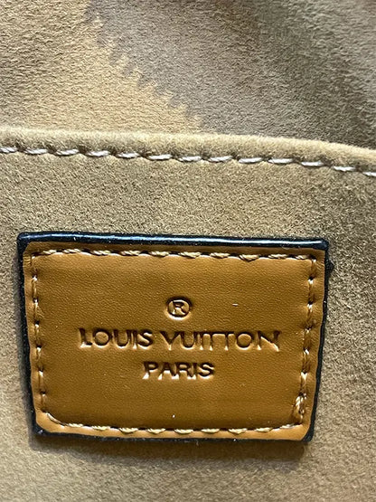 شنطة لويس فيتون ماستر نيو شايب شنط وحقائب louis vuitton bags