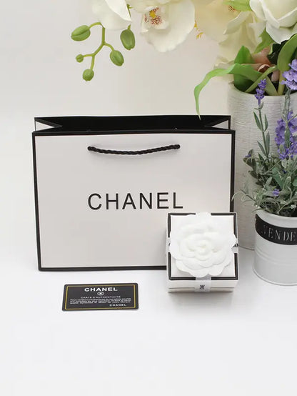 ملحقات شانيل للاطقم مربع صغيره هاي فيرجن هدايا chanel