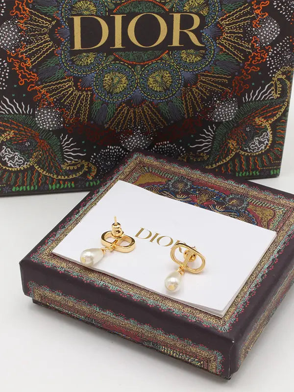 حلق ديور لونق بيرل لوقو حلق dior