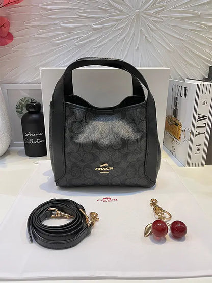 شنطة كوتش بالوان متعدده شنط وحقائب coach bags اسود