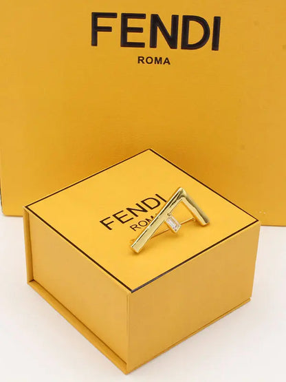 بروش فندي الجديد بروش fendi