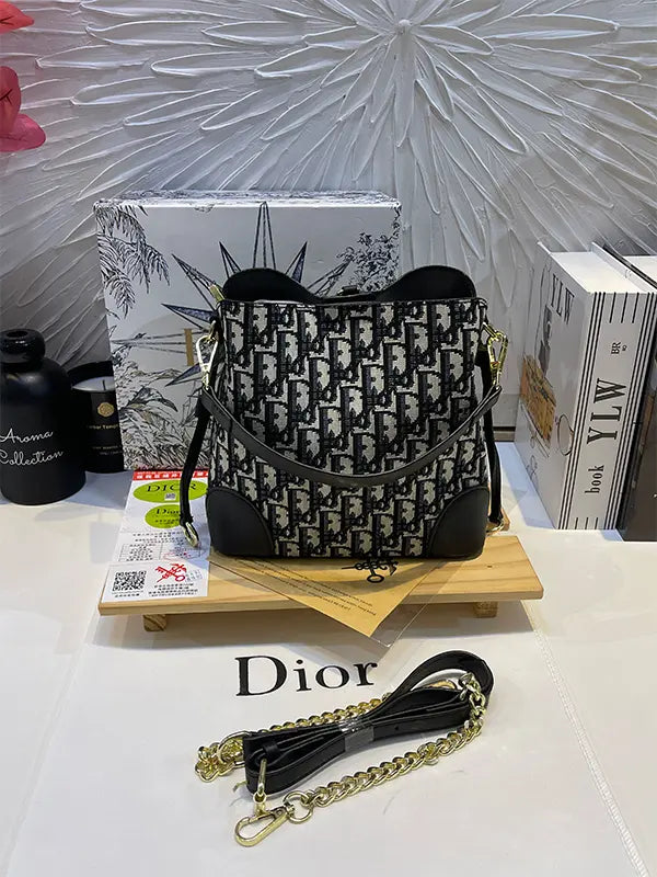 شنطة ديور ماستر وسط شنط وحقائب dior bags