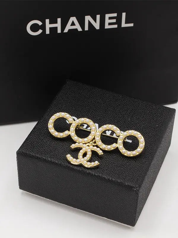 بروش شانيل 223 بروش chanel