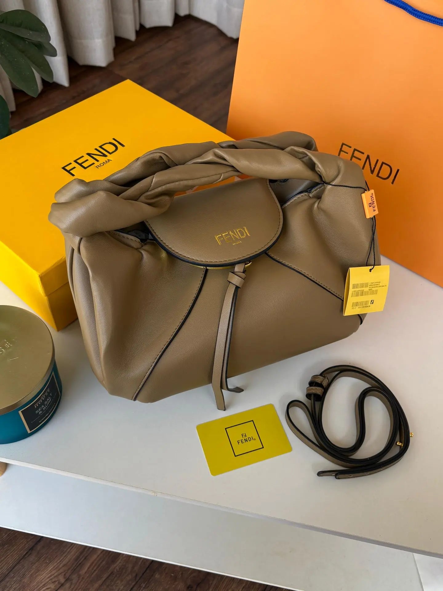 شنطة فندي فنديغرافي الماستر شنط وحقائب fendi bags رمادي