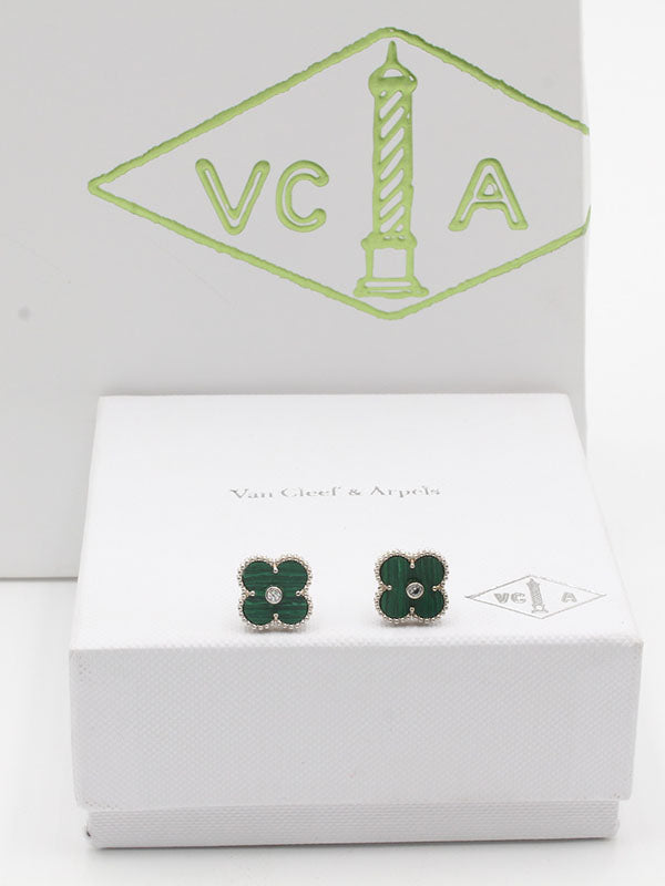 حلق فان كليف ستون لوقو حلق van cleef اخضر فضي