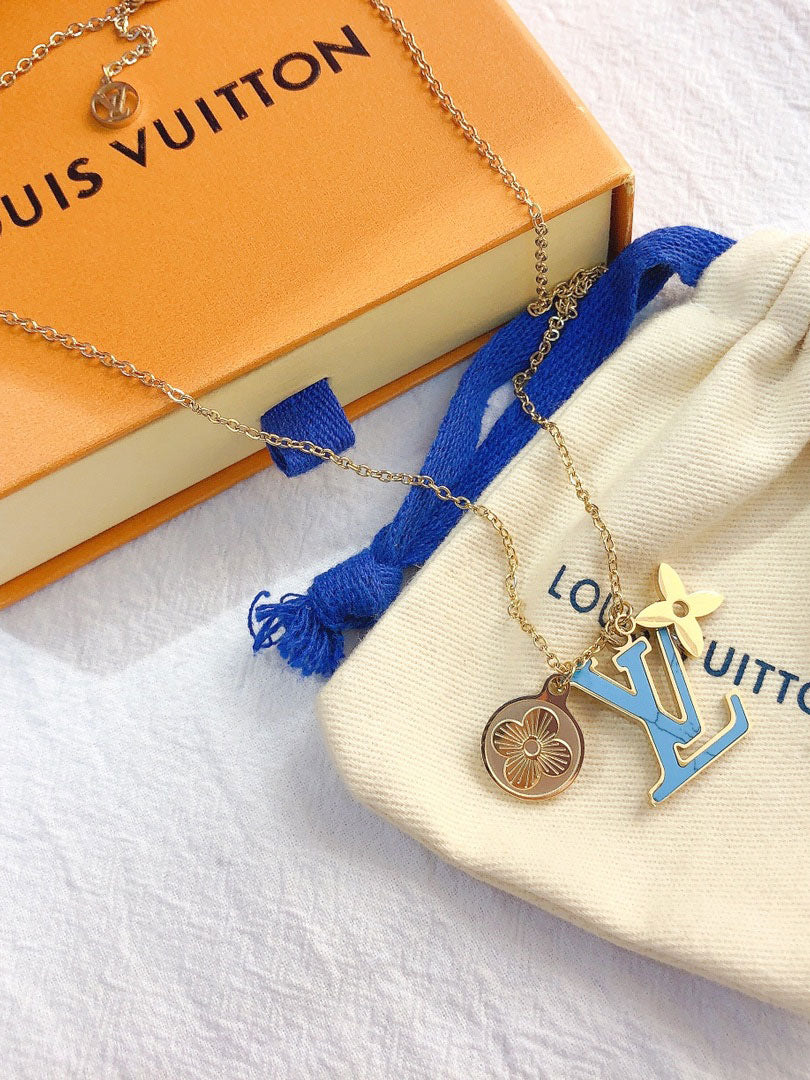 سلسال لويس فيتون بيق لوقو ملون سلسال louis vuitton ذهبي تركواز