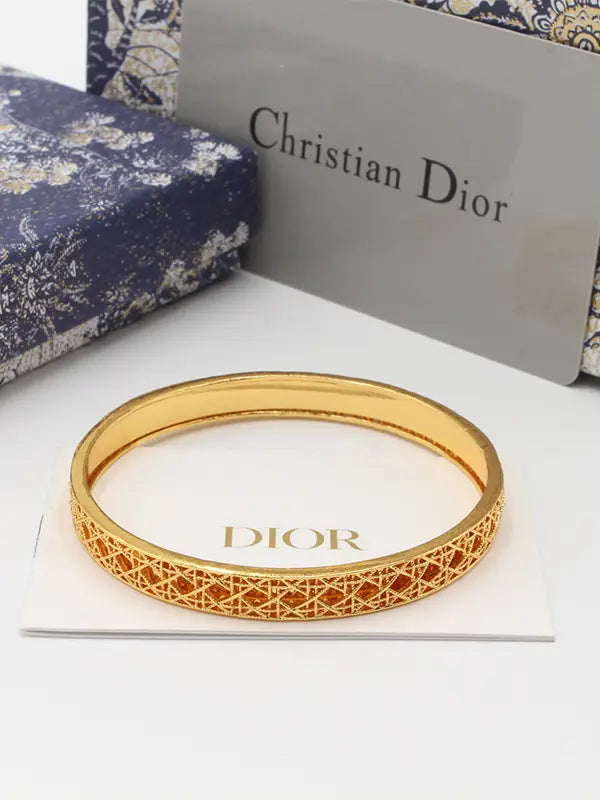 غوايش ديور ذهبي 840 اسواره dior