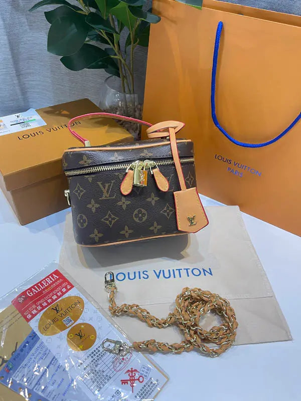 شنطة لويس فيتون ماستر بني الفاخرة شنط وحقائب louis vuitton bags بني