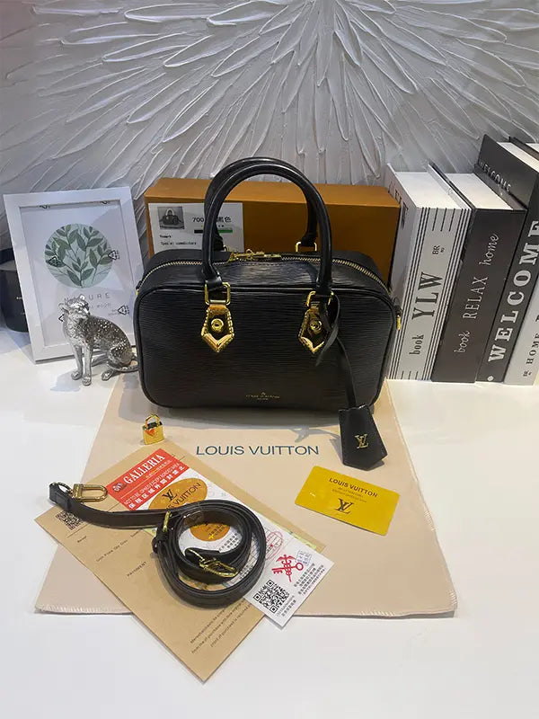 شنطة لويس فيتون ماستر نيو شايب شنط وحقائب louis vuitton bags