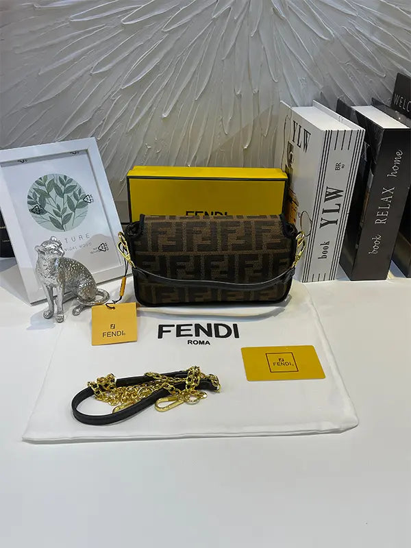 شنطة فندي نيو لوك ماستر شنط وحقائب fendi bags