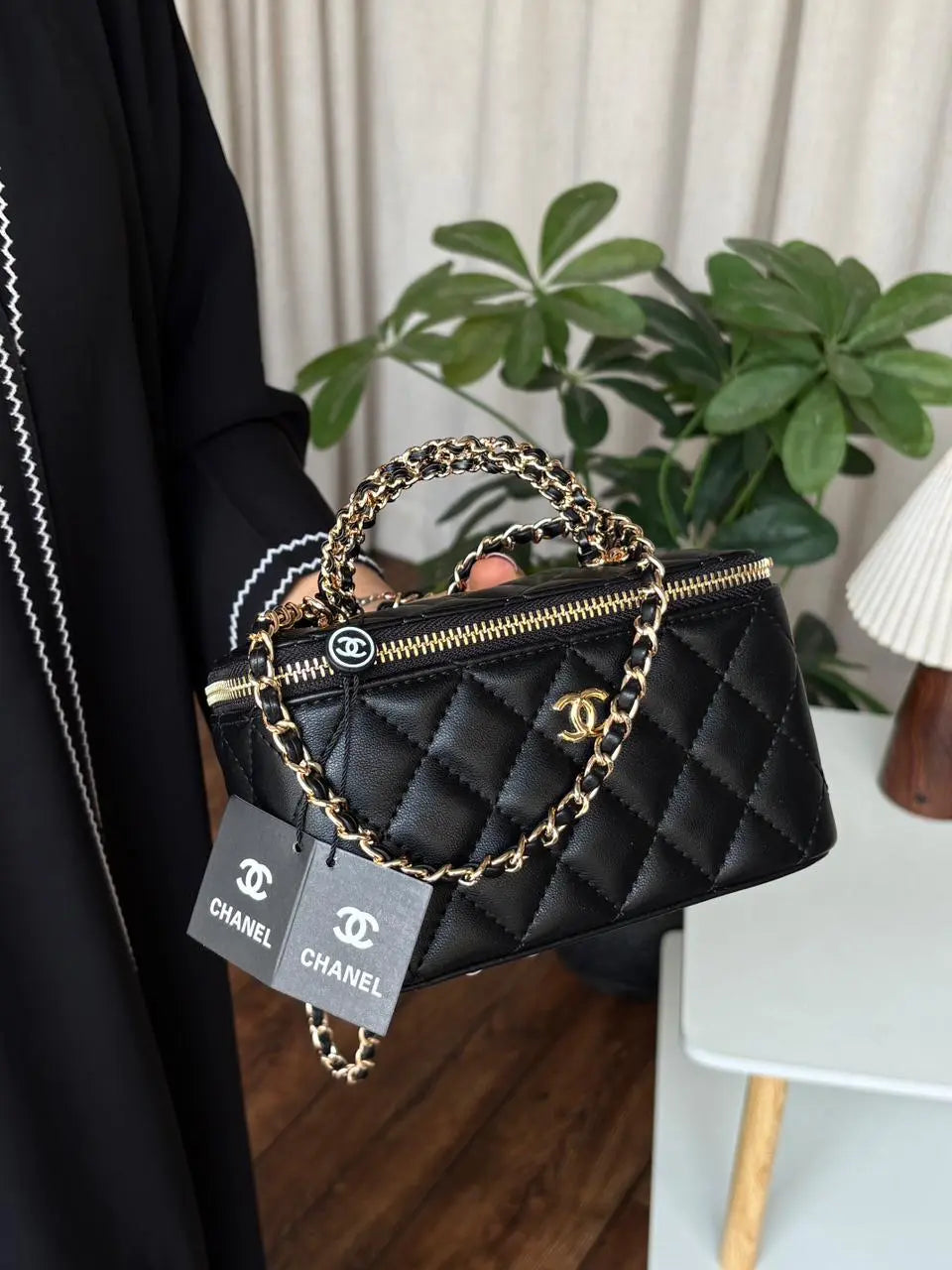 شنطة شانيل فانيتي ماستر شنط وحقائب chanel bags اسود ذهبي