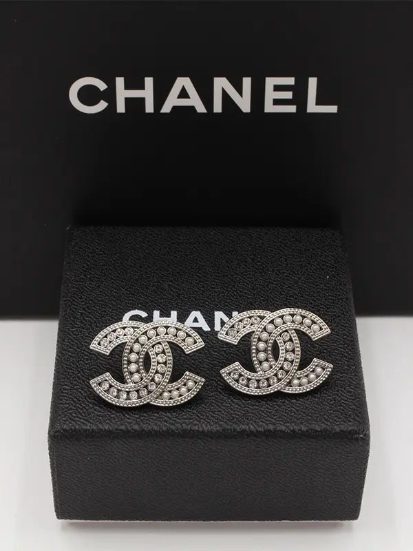 حلق شانيل 569 حلق chanel فضي