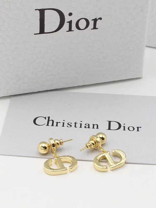 حلق ديور لوقو ميتال حلق dior ذهبي