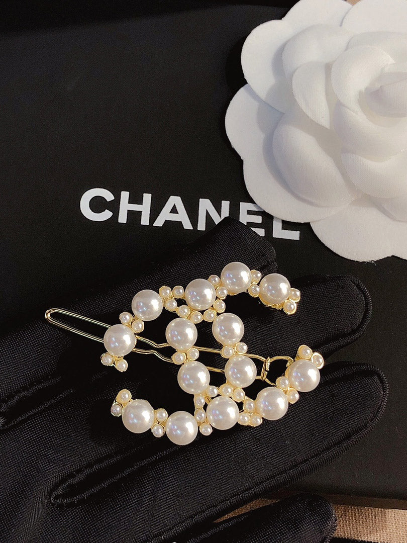 بكلة شعر شانيل لوقو اكسسوارات شعر chanel