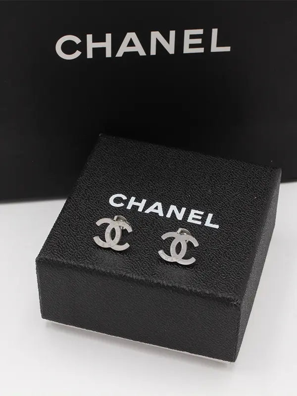 حلق شانيل ميتال لوقو 620 حلق chanel