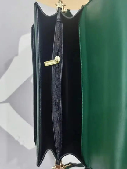 شنطةمربعة وسط