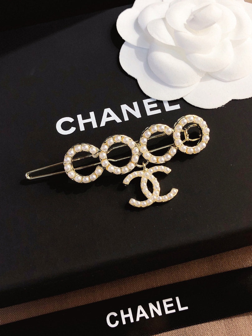 بكلة شعر شانيل اكسسوارات شعر chanel