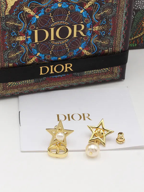 حلق ديور ستار بيرل لوقو حلق dior