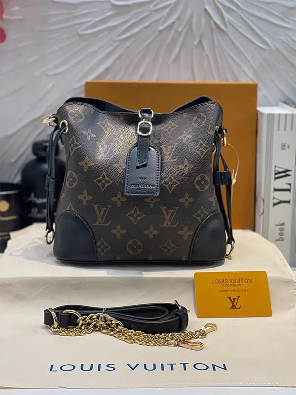 شنطة لويس فيتون ماستر بني وسط شنط وحقائب louis vuitton bags بني