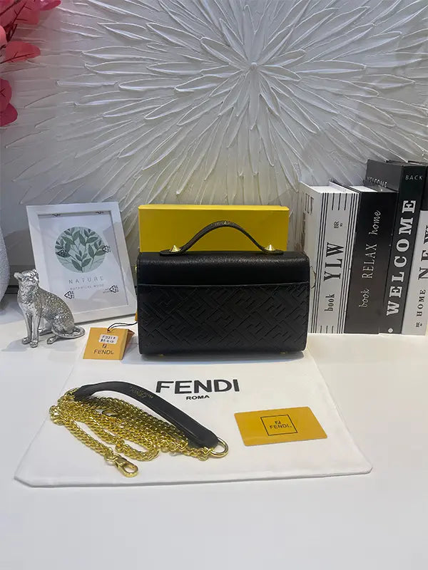 شنطة فندي صغيره اسود ماستر نيو لوقو شنط وحقائب fendi bags