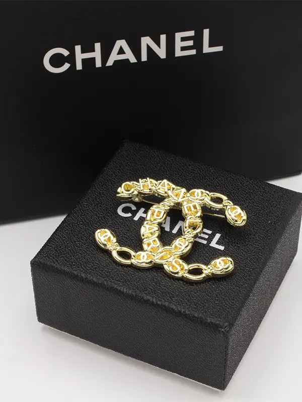 بروش شانيل ميتال لوقو 219 بروش chanel