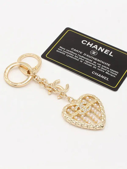 ميدالية شانيل 232 ميدالية chanel