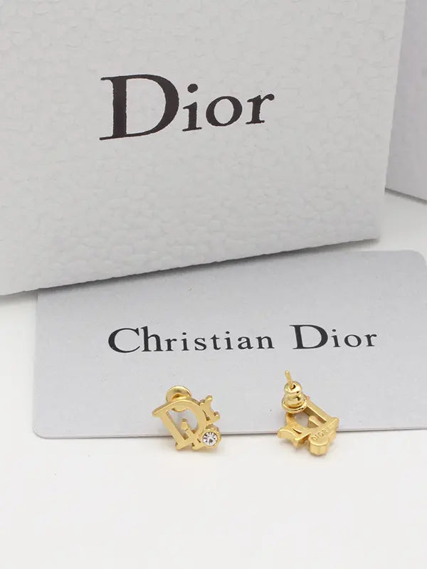 حلق ديور صغير لوقو حلق dior
