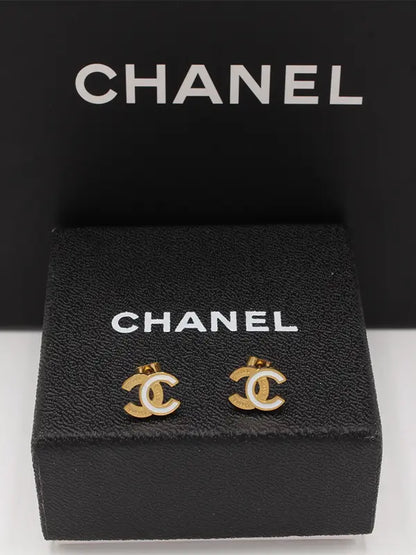 حلق شانيل صغير لوقو حلق chanel