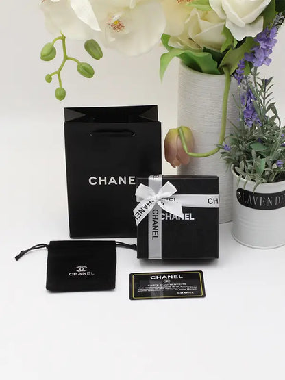 ملحقات اكسسوارت شانيل وايت اند بلاك هدايا chanel Default Title