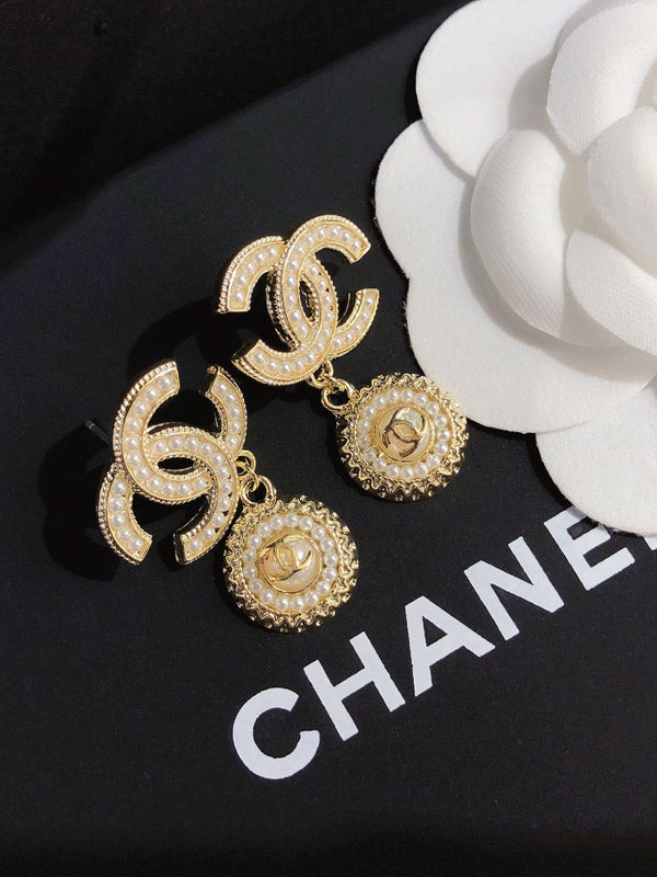 حلق شانيل لوقو بندنت حلق chanel  