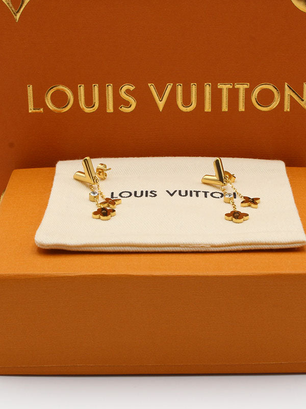 حلق لويس فيتون طويل V حلق louis vuitton  