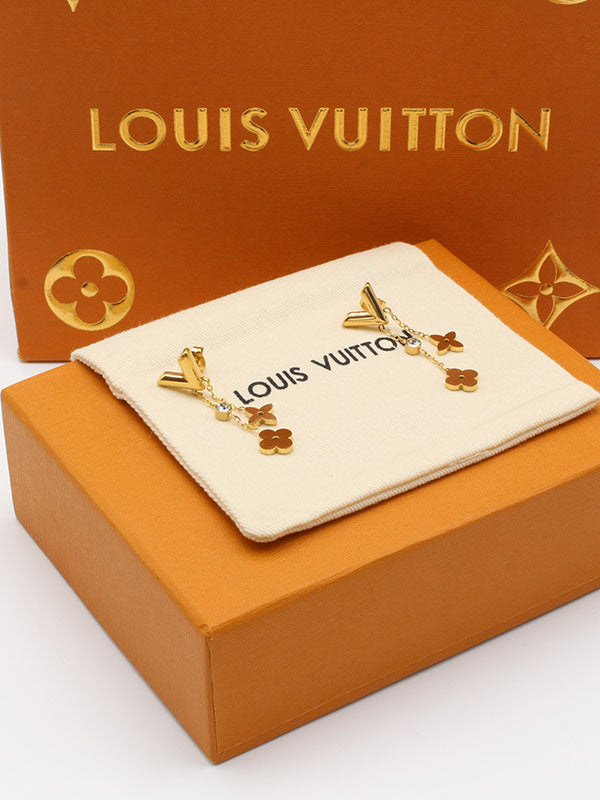 حلق لويس فيتون طويل V حلق louis vuitton  