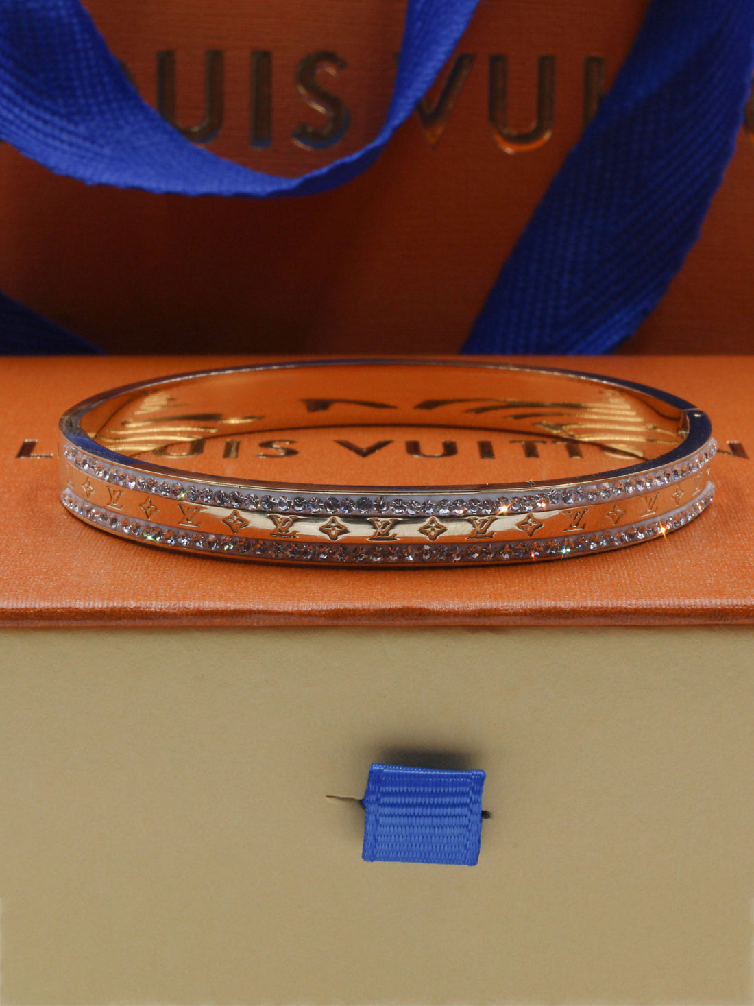 اسوارة لويس فيتون قولد ستون بانقل اسواره louis vuitton ذهبي