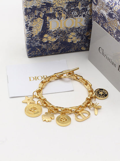 اساور ديور ميني بندنتس لوقو مطفي اسواره dior