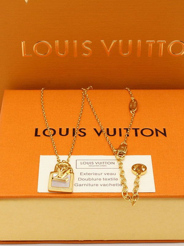 سلسال لويس فيتون وايت كي زركون لوقو سلسال louis vuitton