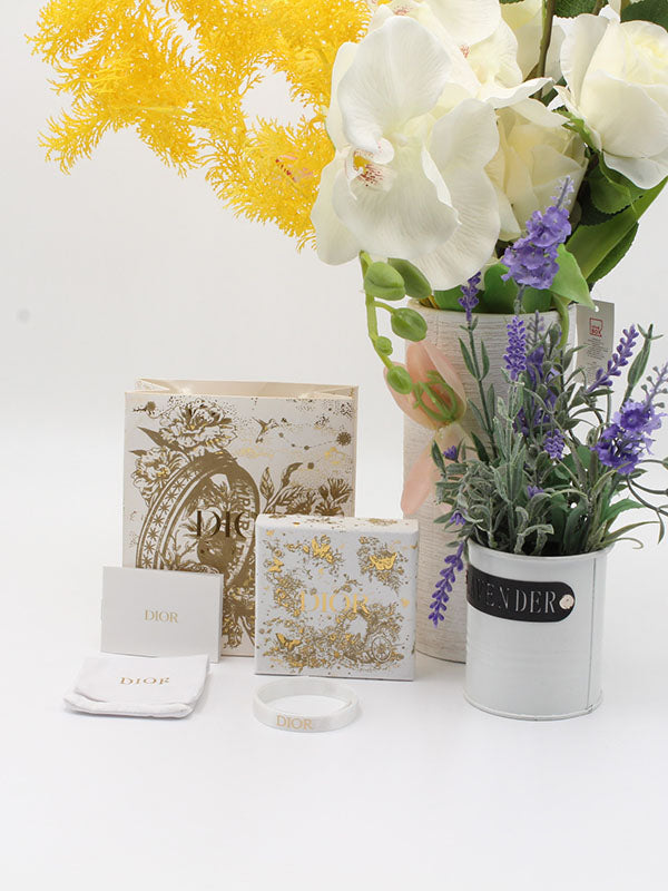 ملحقات ديور الاصلية ذهبي هدايا dior
