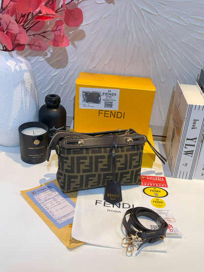 شنطة فندي بنية صغيرة شنط وحقائب fendi bags