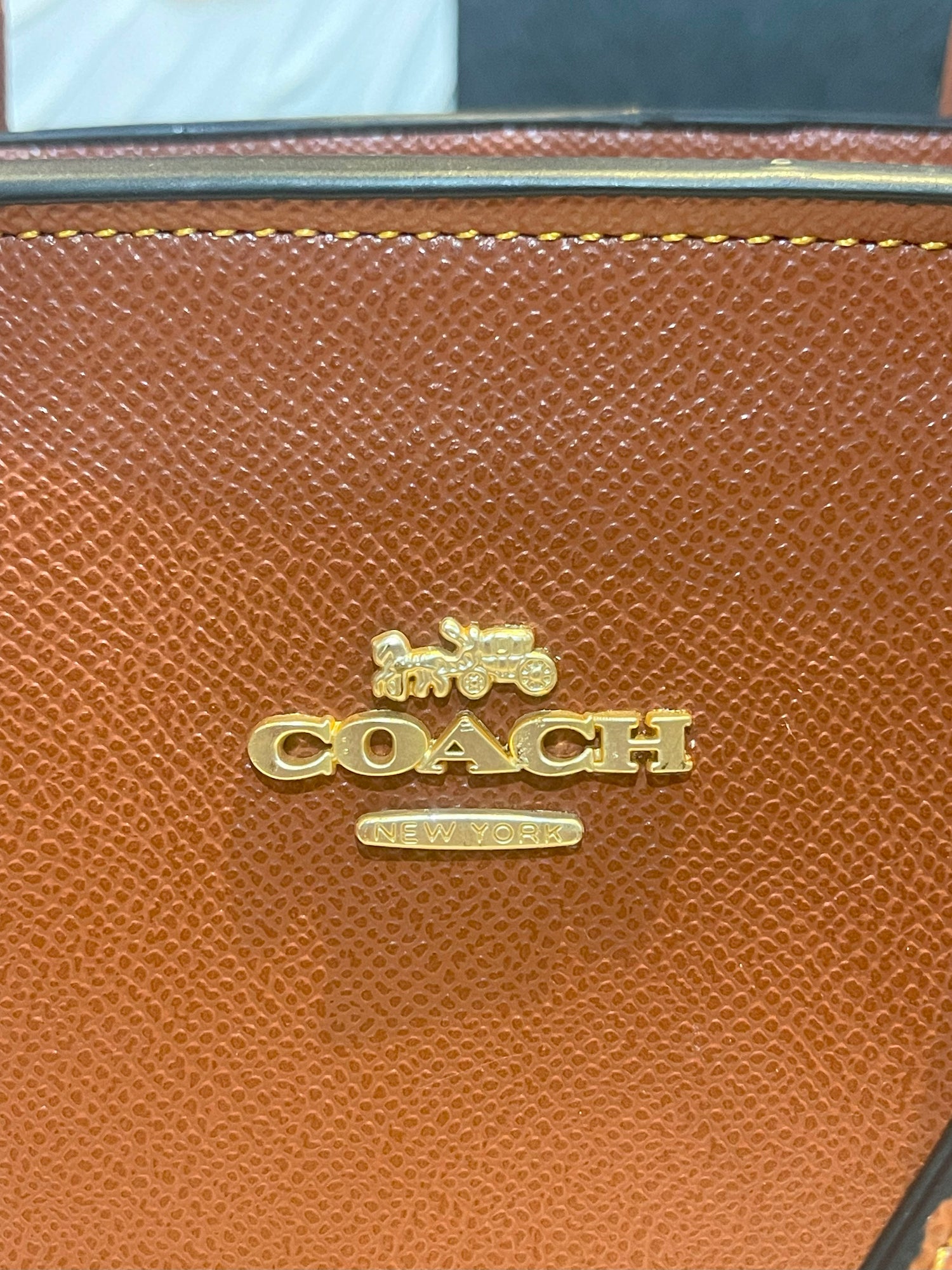 شنطة كوتش رقيلور متوسطه الحجم شنط وحقائب coach bags