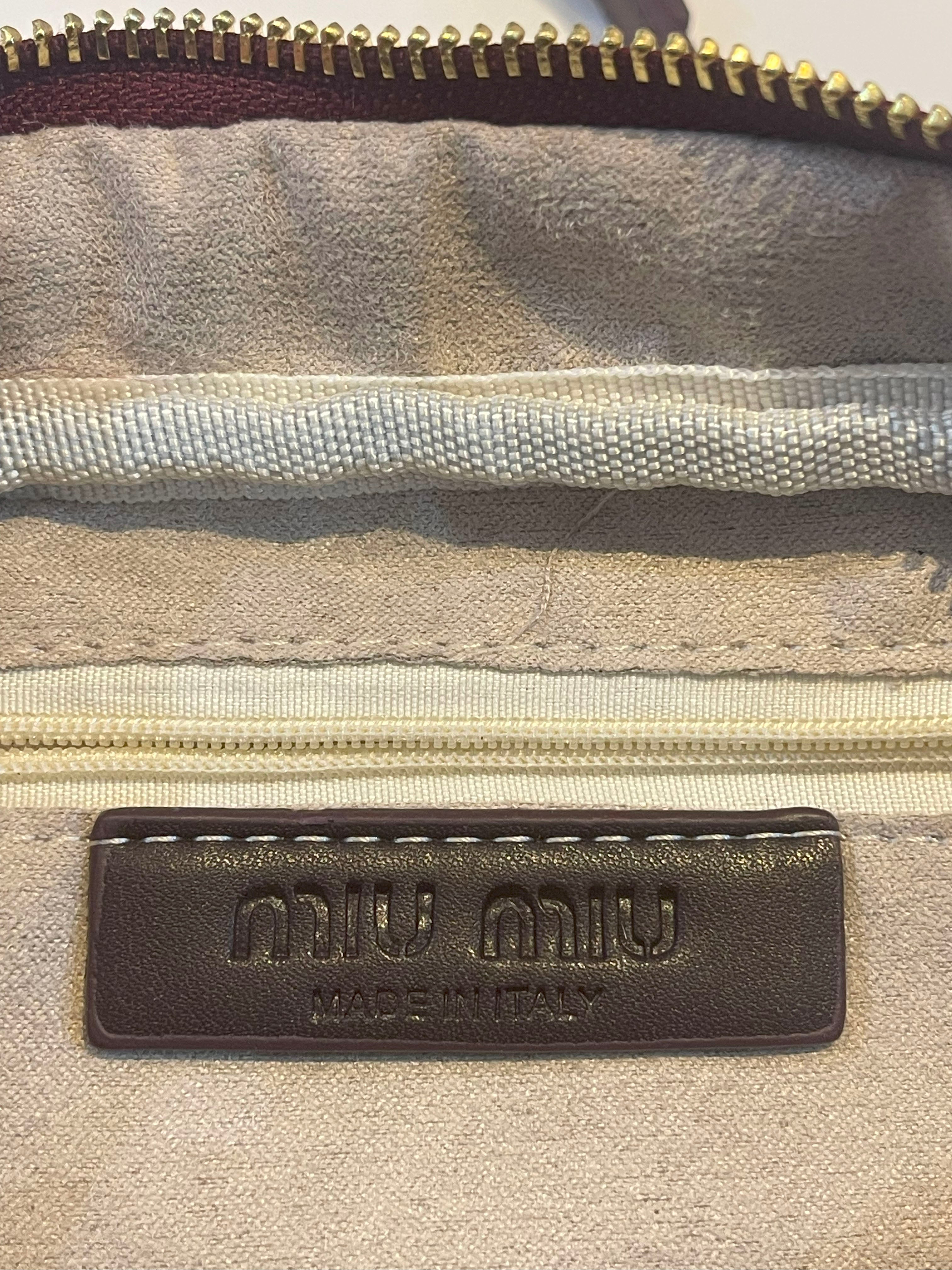 شنطة ميو ميو ماستر شنط وحقائب miumiu bags