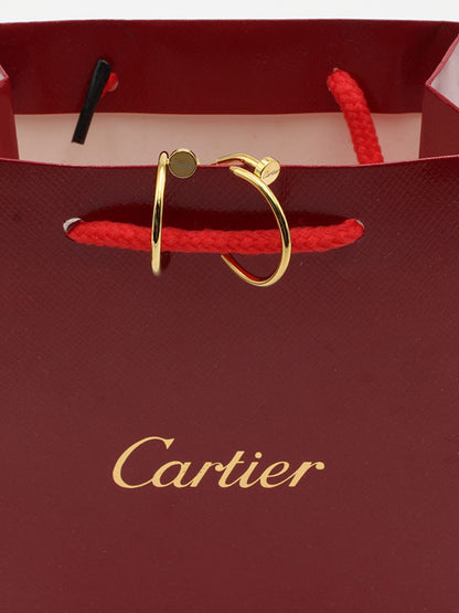 حلق كارتير مسمار لوقو وسط حلق CARTIER  