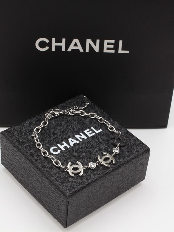 اسوارة شانيل ثري بندنتس لوقو اسواره chanel  