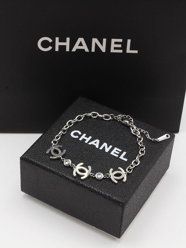 اسوارة شانيل ثري بندنتس لوقو اسواره chanel  