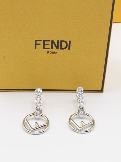 حلق فندي طويل بلوقو حلق fendi فضي 