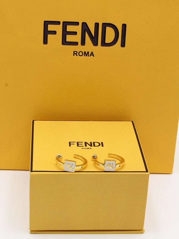 حلق فندي كيرف لوقو حلق fendi ابيض ذهبي 