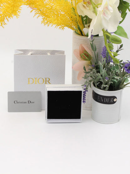 ملحقات ديور الذهبية الجديده هدايا dior  