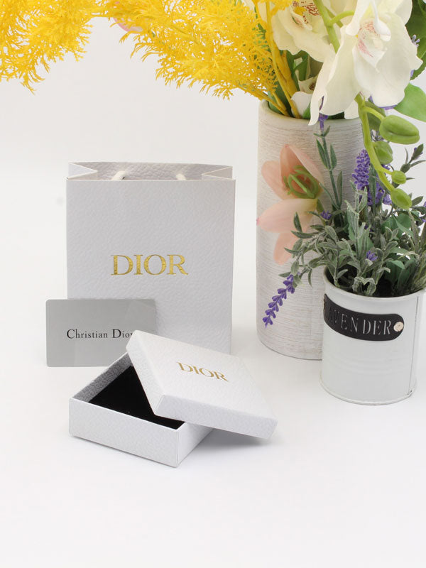 ملحقات ديور الذهبية الجديده هدايا dior  