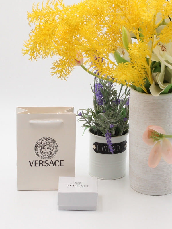 ملحقات فيرساتشي ابيض هدايا versace