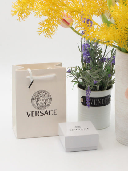 ملحقات فيرساتشي ابيض هدايا versace  