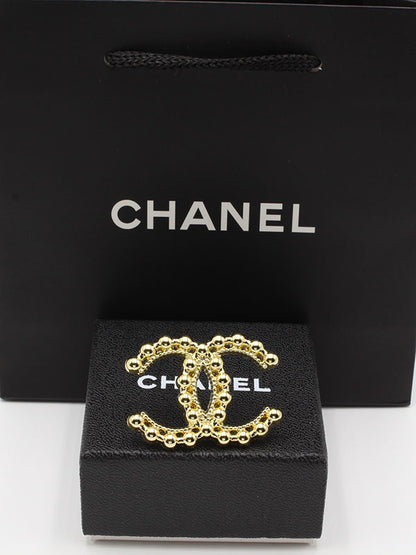 بروشات شانيل ميتال بروش chanel  