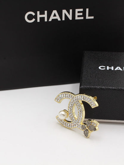 بروشات شانيل كريستال بروش chanel  